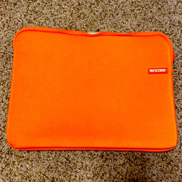 In case Neoprene Orange Laptop Sleeve - Picture 1 of 3